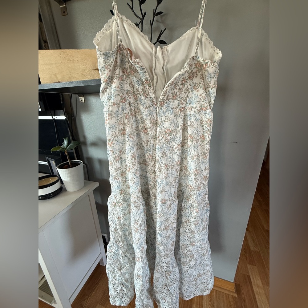 Francesca's Collections White Floral Maxi Dress - Picture 3 of 7